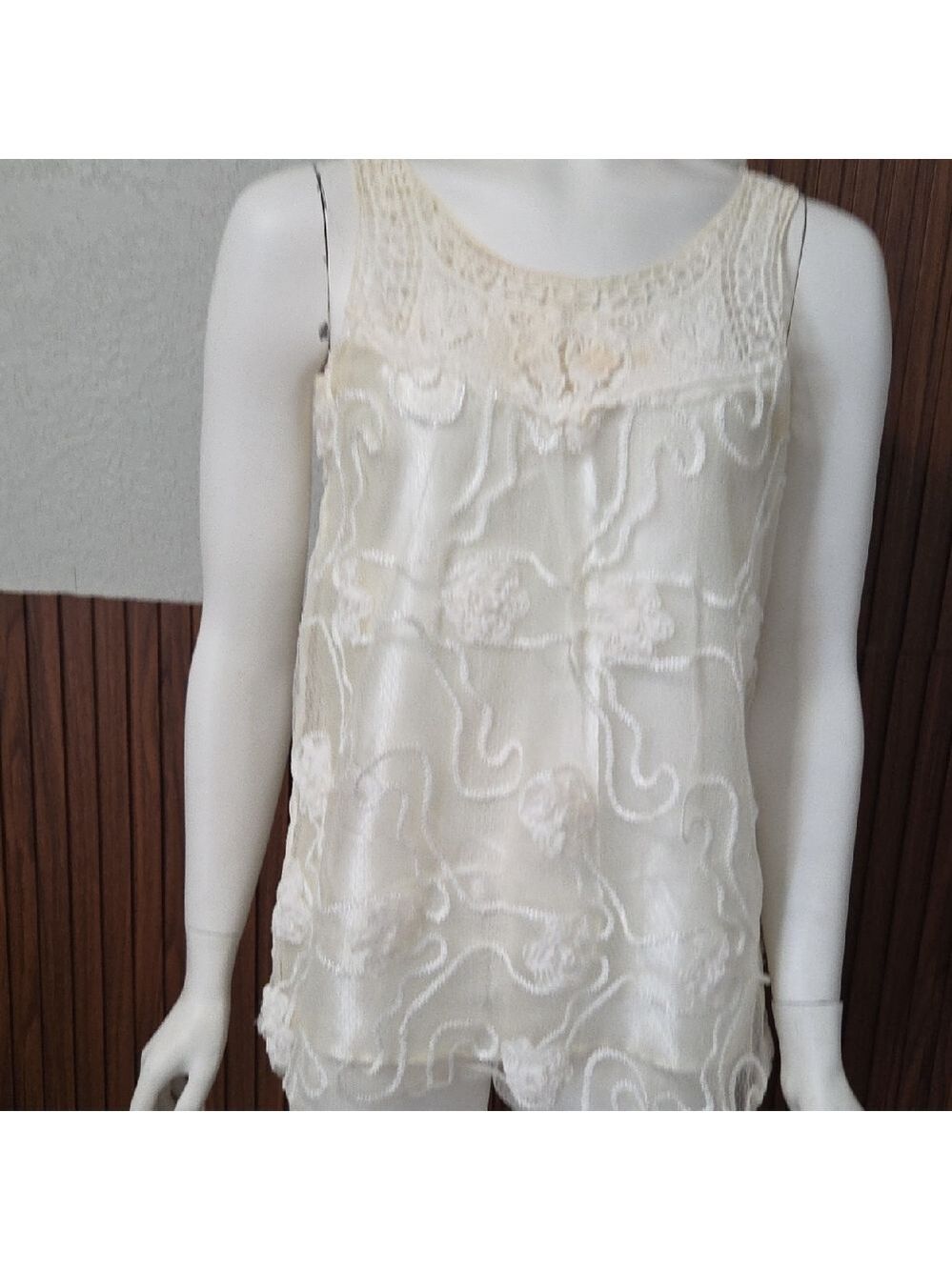 Chic Lace Women's Tank Top in Cream Small Sz. [1748]